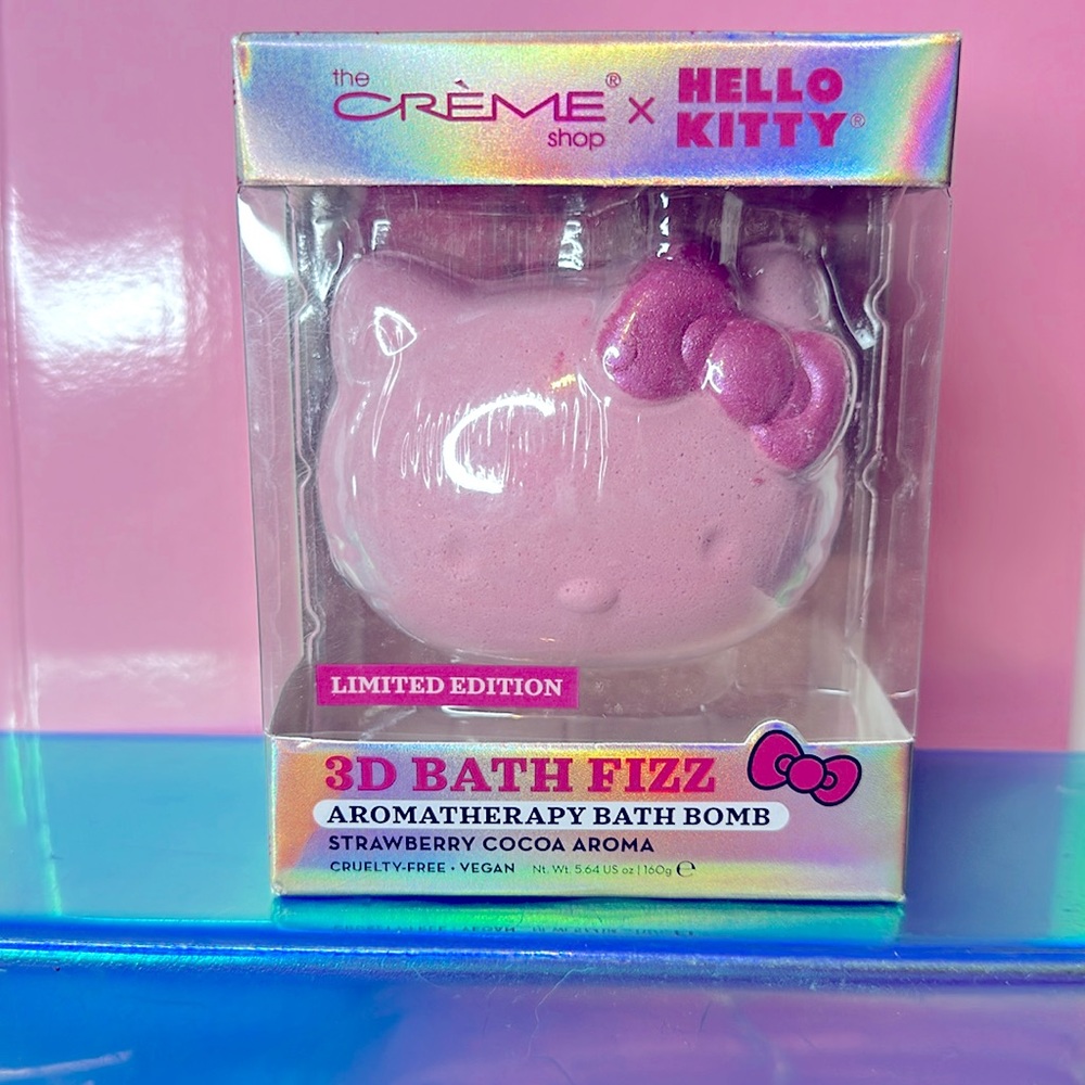 The CREME shop x Hello Kitty 3D bath fizz